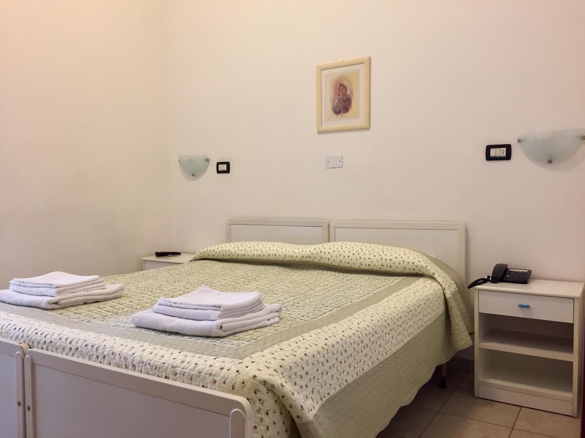 Hotel Aquila Azzurra ริมินี ภายนอก รูปภาพ