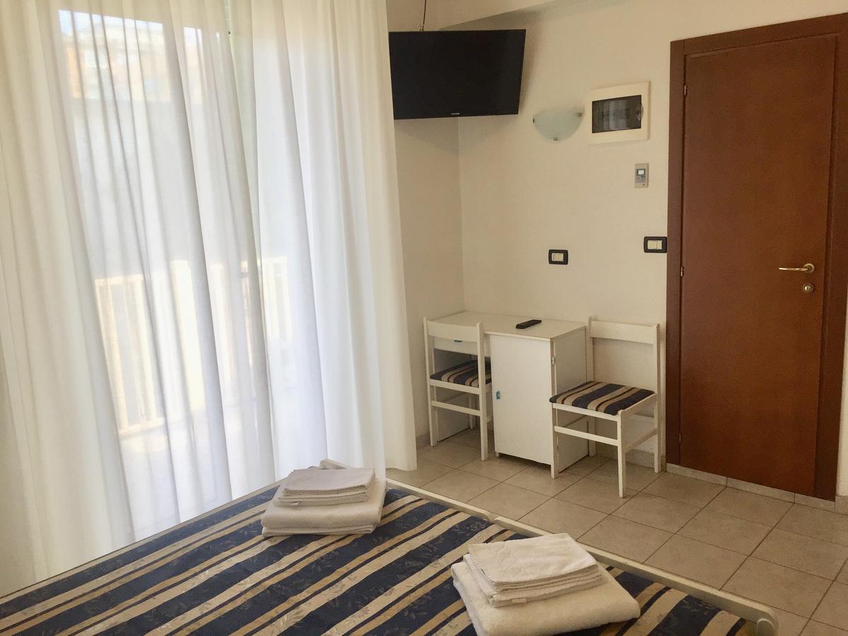 Hotel Aquila Azzurra ริมินี ภายนอก รูปภาพ