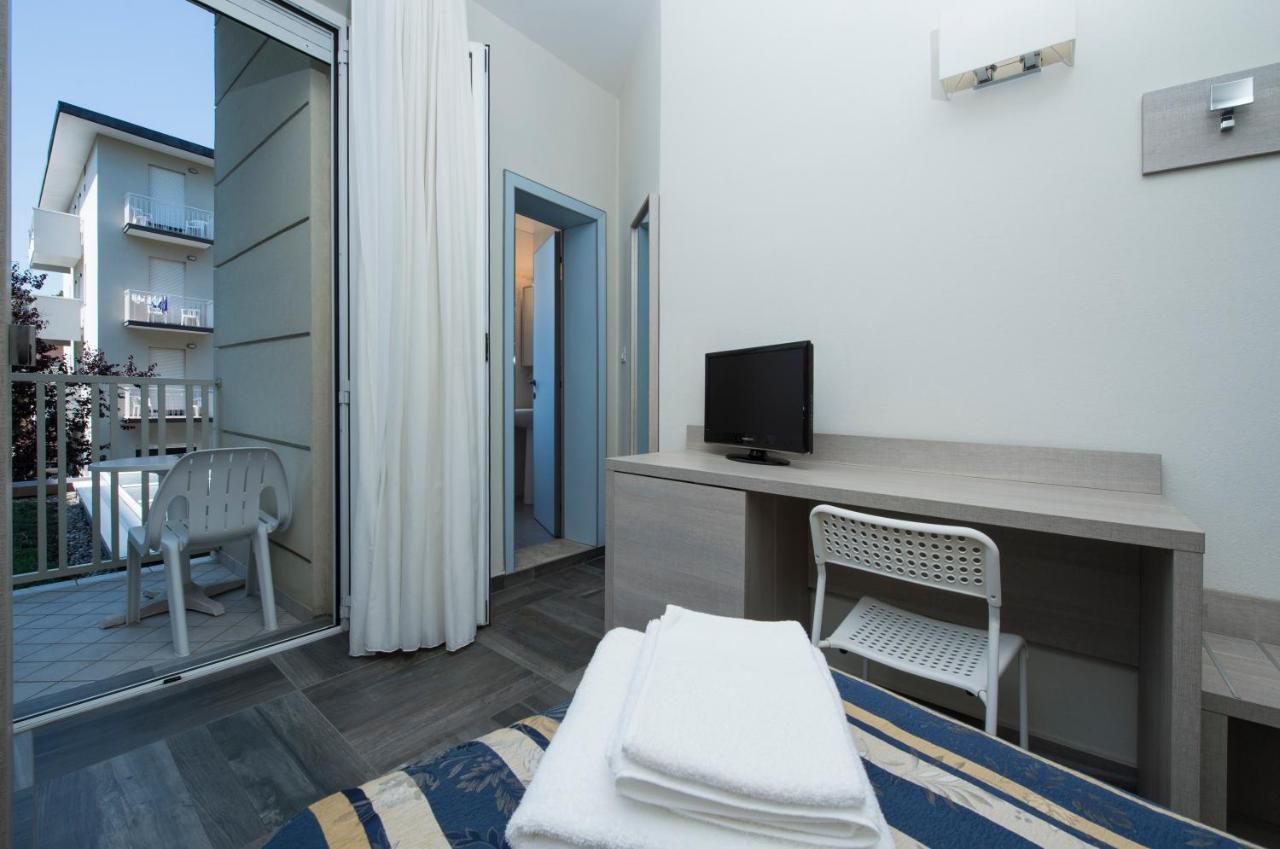Hotel Aquila Azzurra ริมินี ภายนอก รูปภาพ
